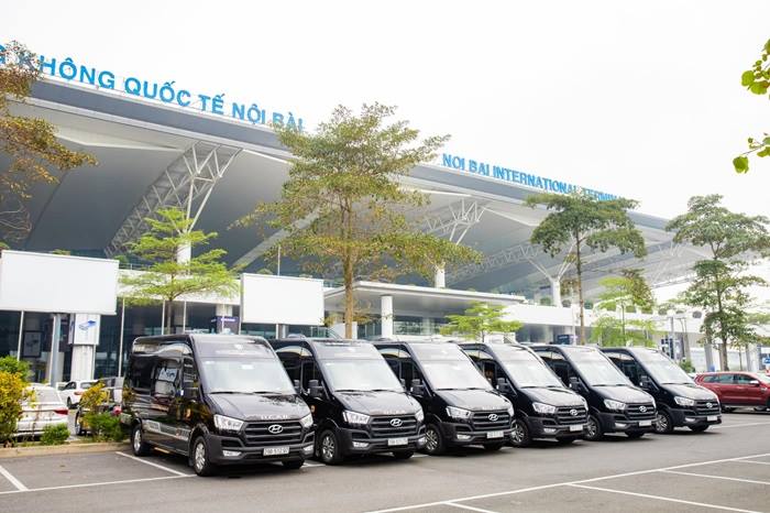 Thuê xe 9 chỗ Limousine Dcar